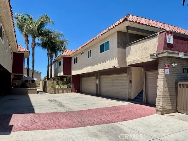 $3,795 | 17171 Elm Lane, Unit 1, Huntington Beach, CA 92647