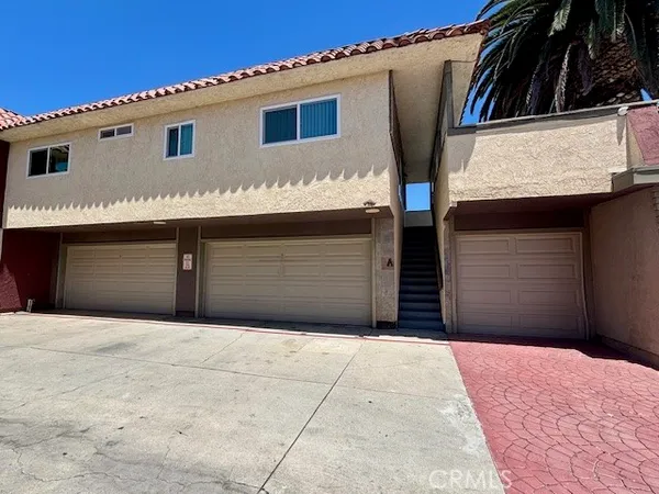 $3,795 | 17171 Elm Lane, Unit 1, Huntington Beach, CA 92647