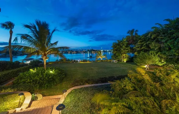 $6,390,000 | 118 Harbor View Lane, Belleair Bluffs, FL 33770
