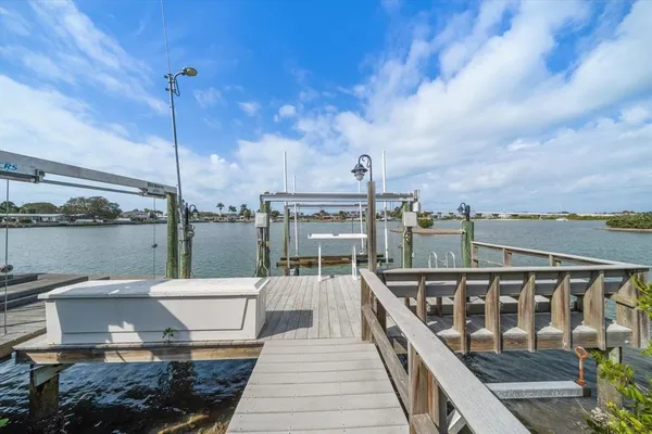 $6,390,000 | 118 Harbor View Lane, Belleair Bluffs, FL 33770