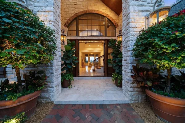 $6,390,000 | 118 Harbor View Lane, Belleair Bluffs, FL 33770