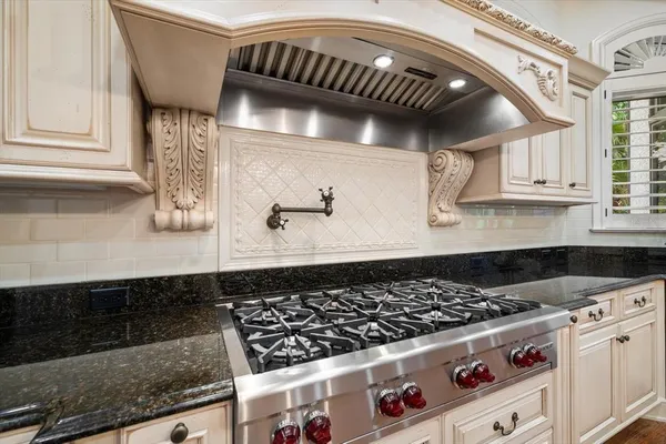 $6,390,000 | 118 Harbor View Lane, Belleair Bluffs, FL 33770