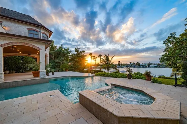 $6,390,000 | 118 Harbor View Lane, Belleair Bluffs, FL 33770