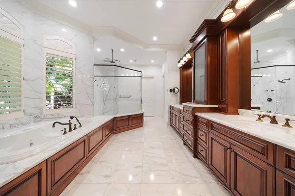 $6,390,000 | 118 Harbor View Lane, Belleair Bluffs, FL 33770