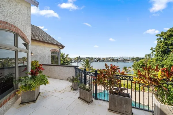 $6,390,000 | 118 Harbor View Lane, Belleair Bluffs, FL 33770