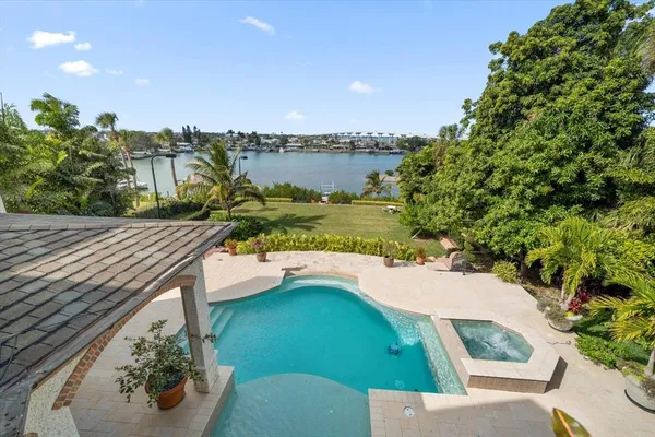 $6,390,000 | 118 Harbor View Lane, Belleair Bluffs, FL 33770