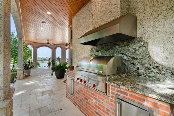 $6,390,000 | 118 Harbor View Lane, Belleair Bluffs, FL 33770
