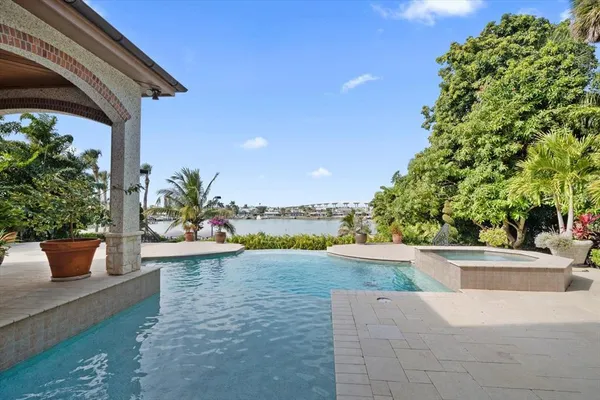 $6,390,000 | 118 Harbor View Lane, Belleair Bluffs, FL 33770