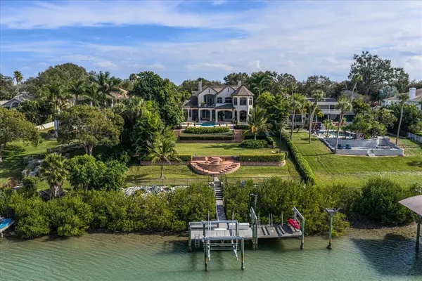 $6,390,000 | 118 Harbor View Lane, Belleair Bluffs, FL 33770