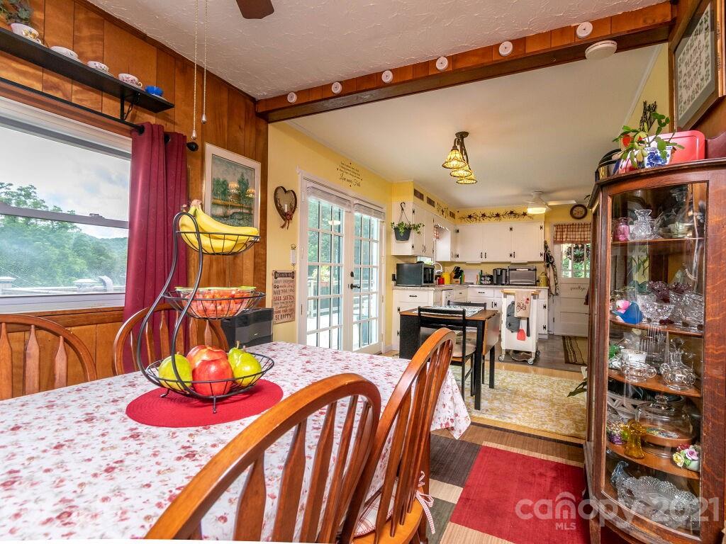 264 Connestee Road Brevard, NC 28712 - Photo 20 of 38 Gallery Image 20