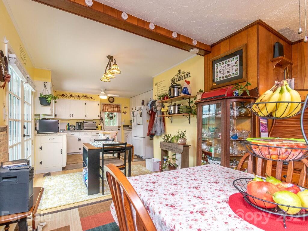 264 Connestee Road Brevard, NC 28712 - Photo 21 of 38 Gallery Image 21