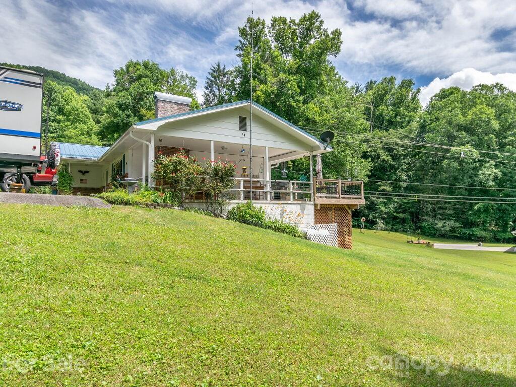 264 Connestee Road Brevard, NC 28712 - Photo 33 of 38 Gallery Image 33