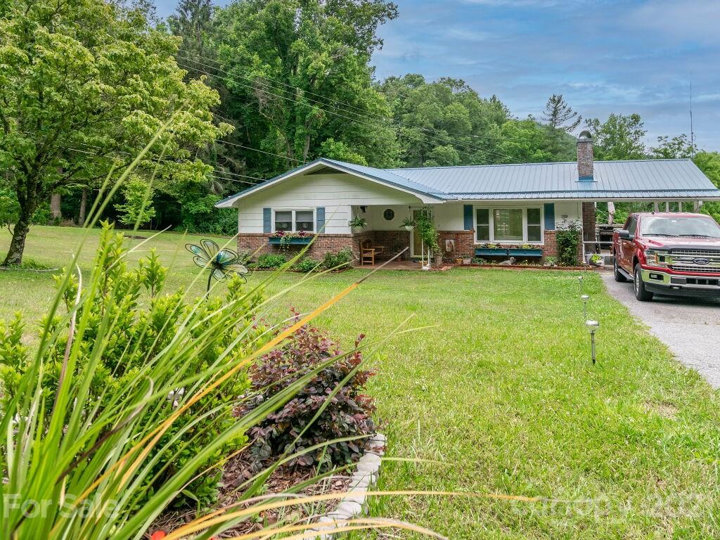 264 Connestee Road Brevard, NC 28712 - Photo 34 of 38 Gallery Image 34