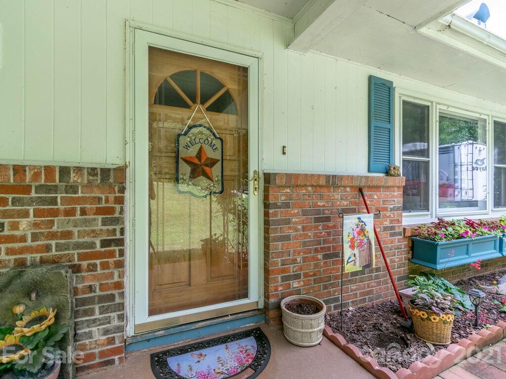 264 Connestee Road Brevard, NC 28712 - Photo 9 of 38 Gallery Image 9