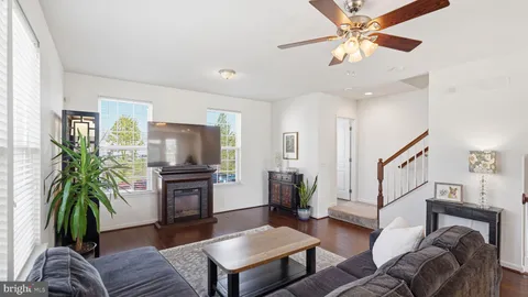 $550,000 | 8267 Heritage Crossing Court, Unit 24, Manassas, VA 20109