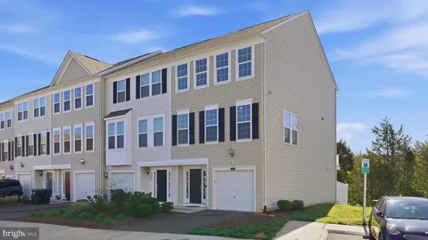 $565,000 | 8267 Heritage Crossing Court, Manassas, VA 20109