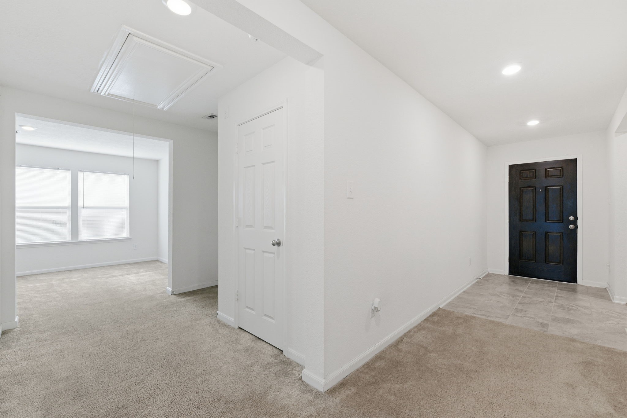 2607 Little Bluestem Lane Rosenberg, TX 77469 - Photo 4 of 20 a view of an empty room with closet and a window