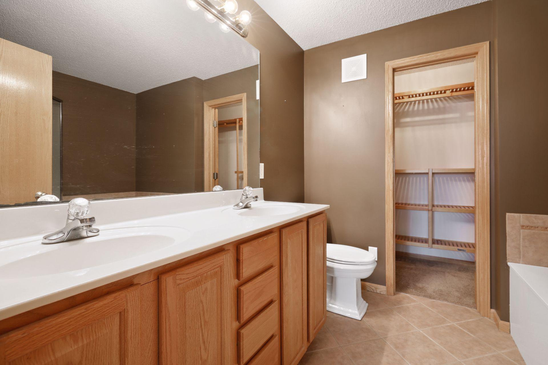 18934 Inlet Road Lakeville, MN 55044 - Photo 13 of 24 Gallery Image 13