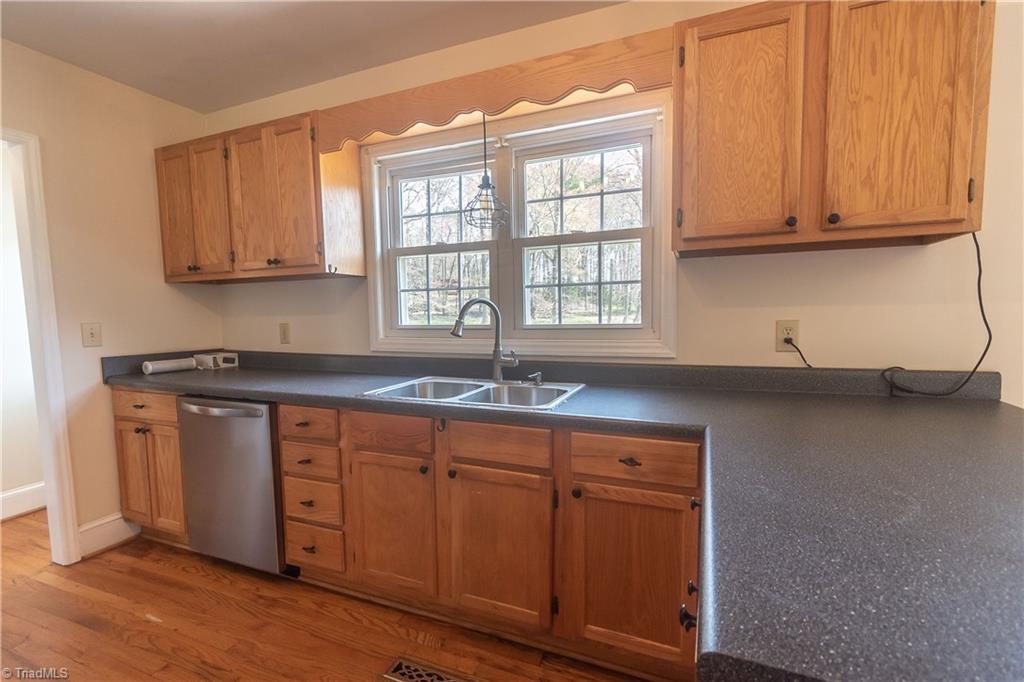 212 Mathis Road Pilot Mountain, NC 27041 - Photo 11 of 26 Gallery Image 11