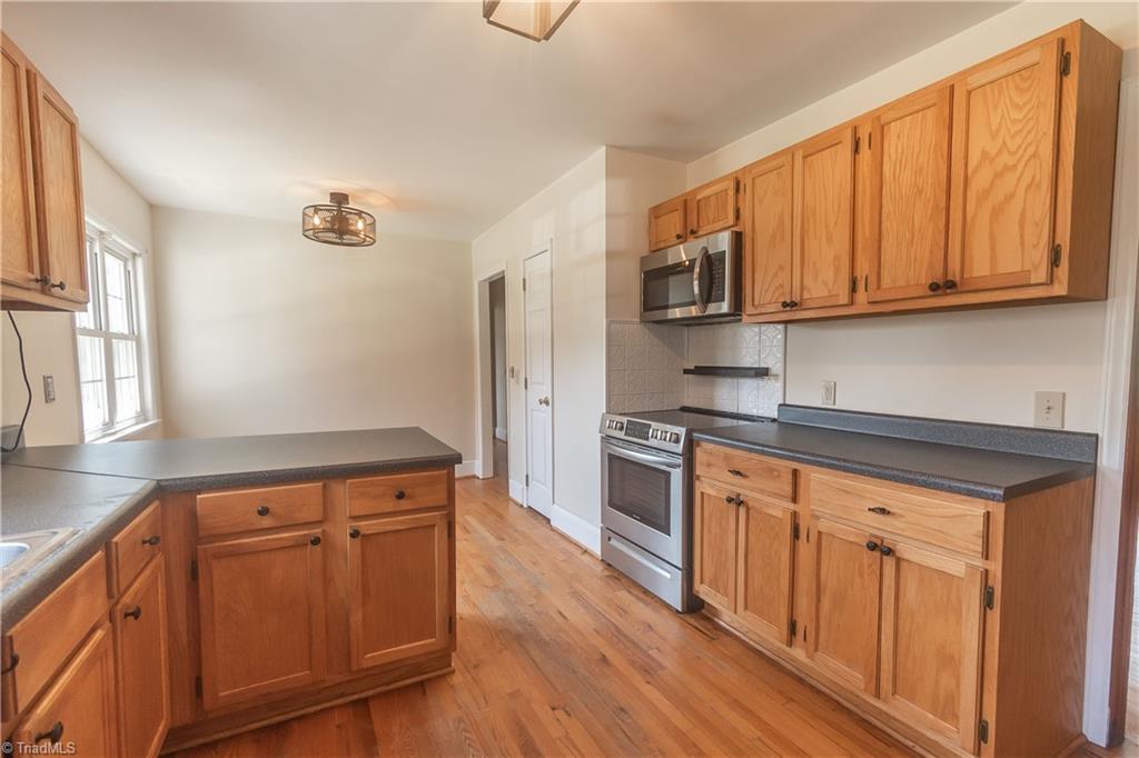 212 Mathis Road Pilot Mountain, NC 27041 - Photo 12 of 26 Gallery Image 12