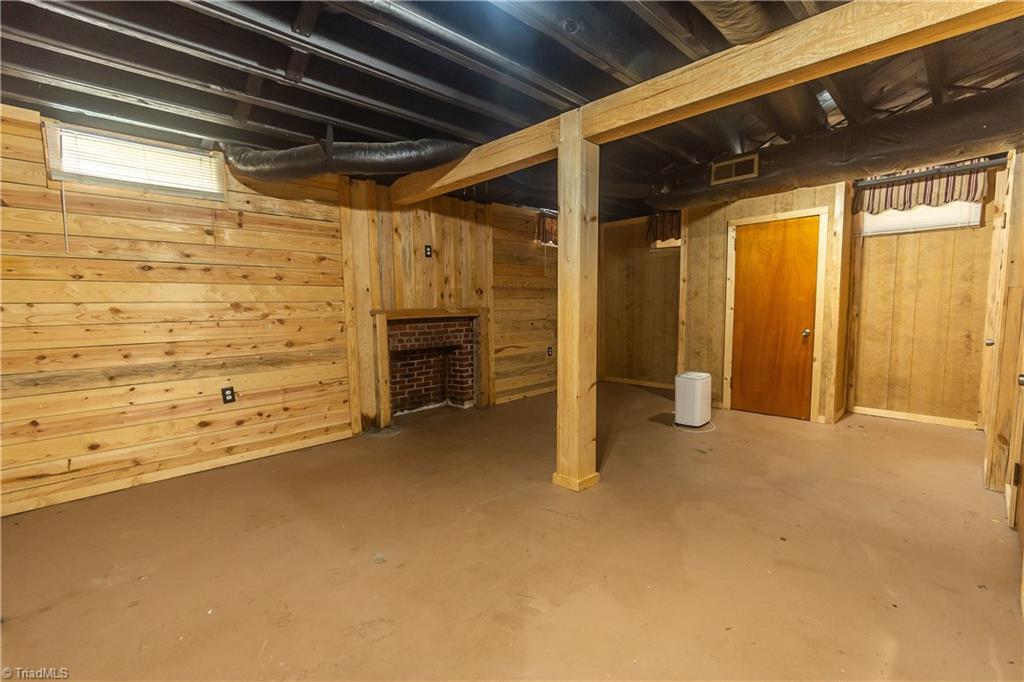 212 Mathis Road Pilot Mountain, NC 27041 - Photo 15 of 26 Gallery Image 15