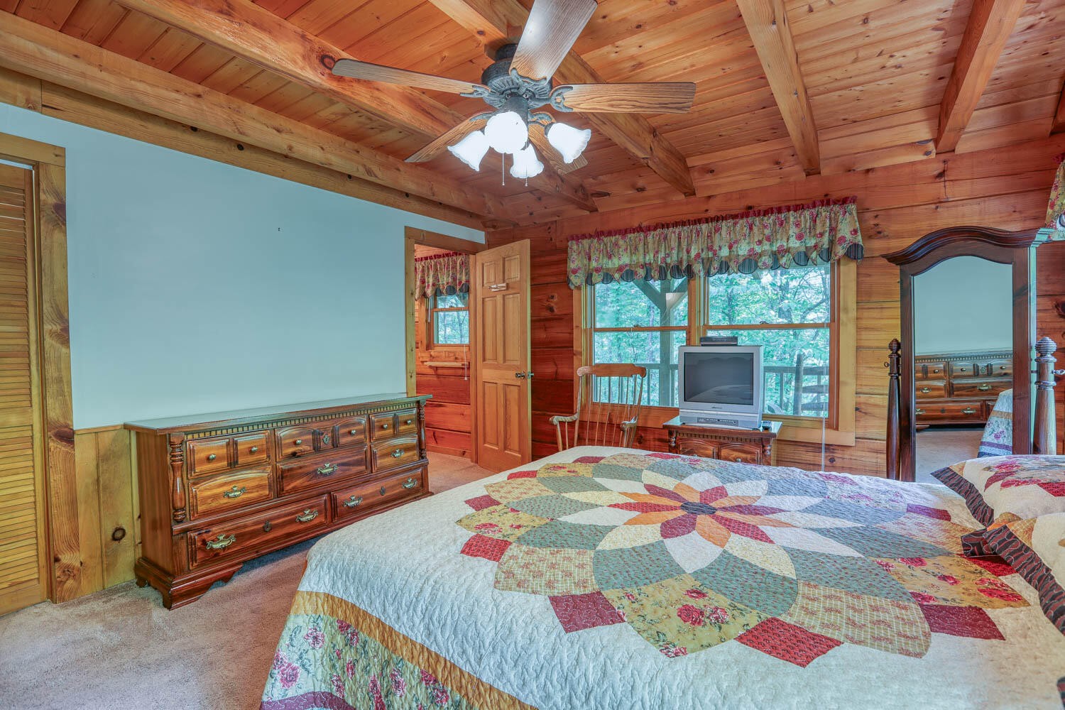 3126 Hatcher Top Road Sevierville, TN 37862 - Photo 15 of 35 Gallery Image 15