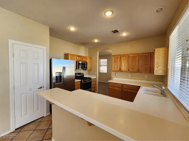 $2,400 | 254 Horizon Pointe Circle, Henderson, NV 89012