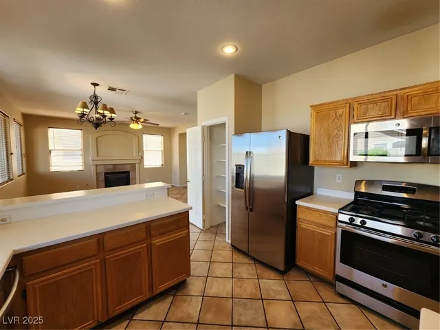 $2,400 | 254 Horizon Pointe Circle, Henderson, NV 89012