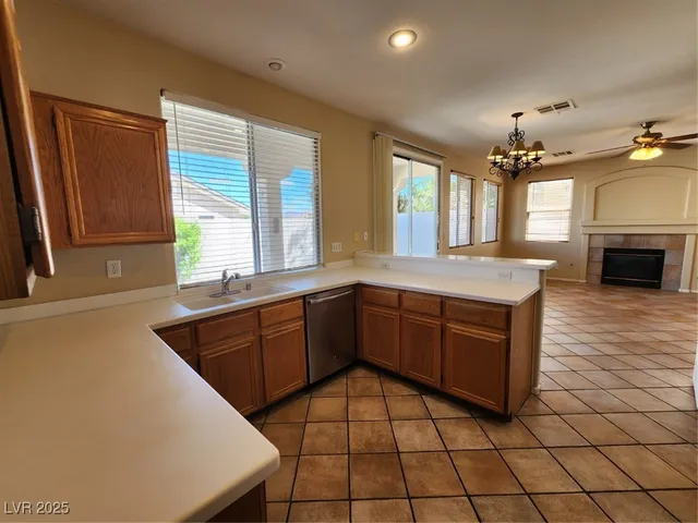 $2,400 | 254 Horizon Pointe Circle, Henderson, NV 89012