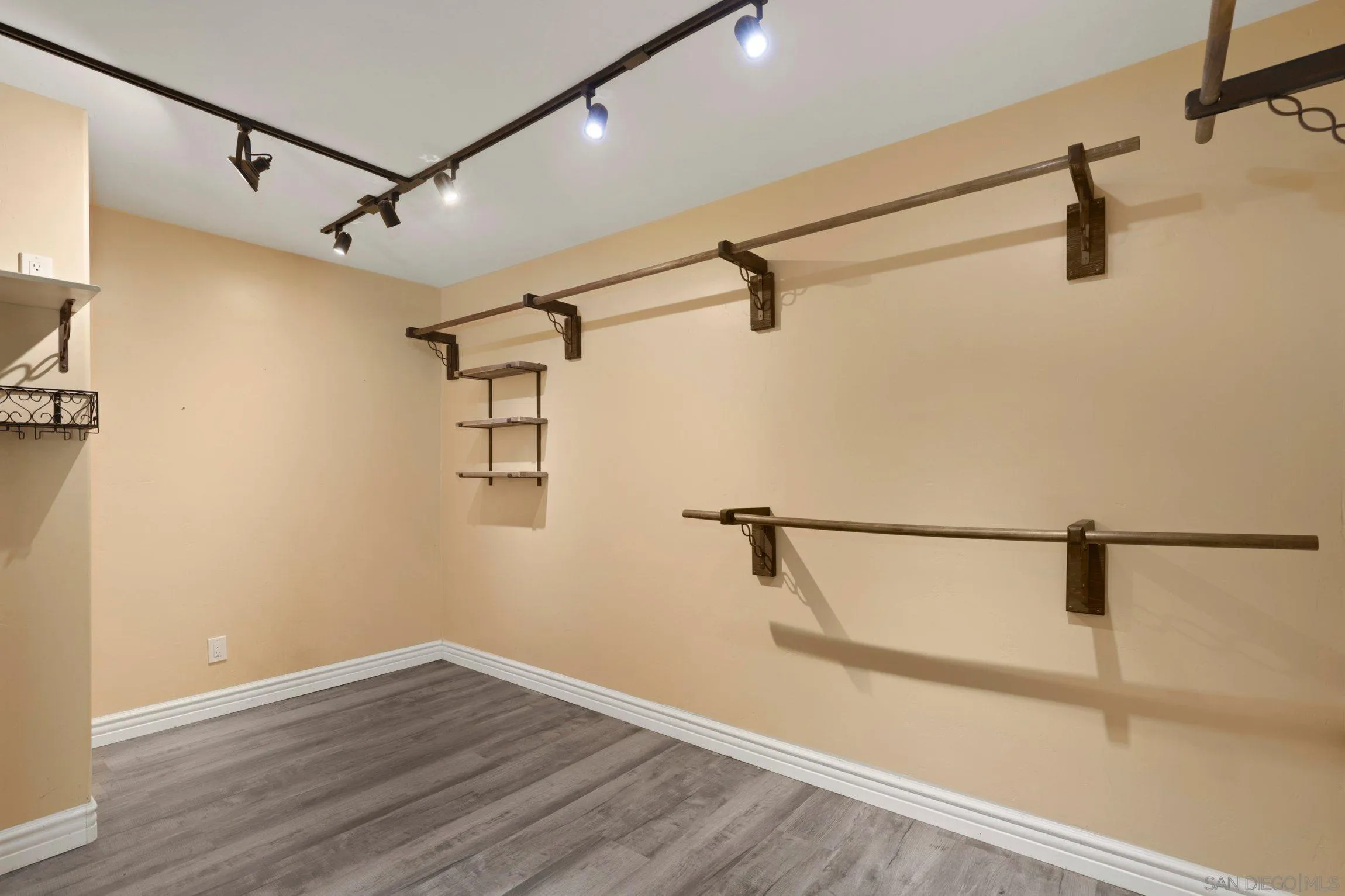 8973 Rocket Ridge Road Lakeside, CA 92040 - Photo 16 of 32 Gallery Image 16