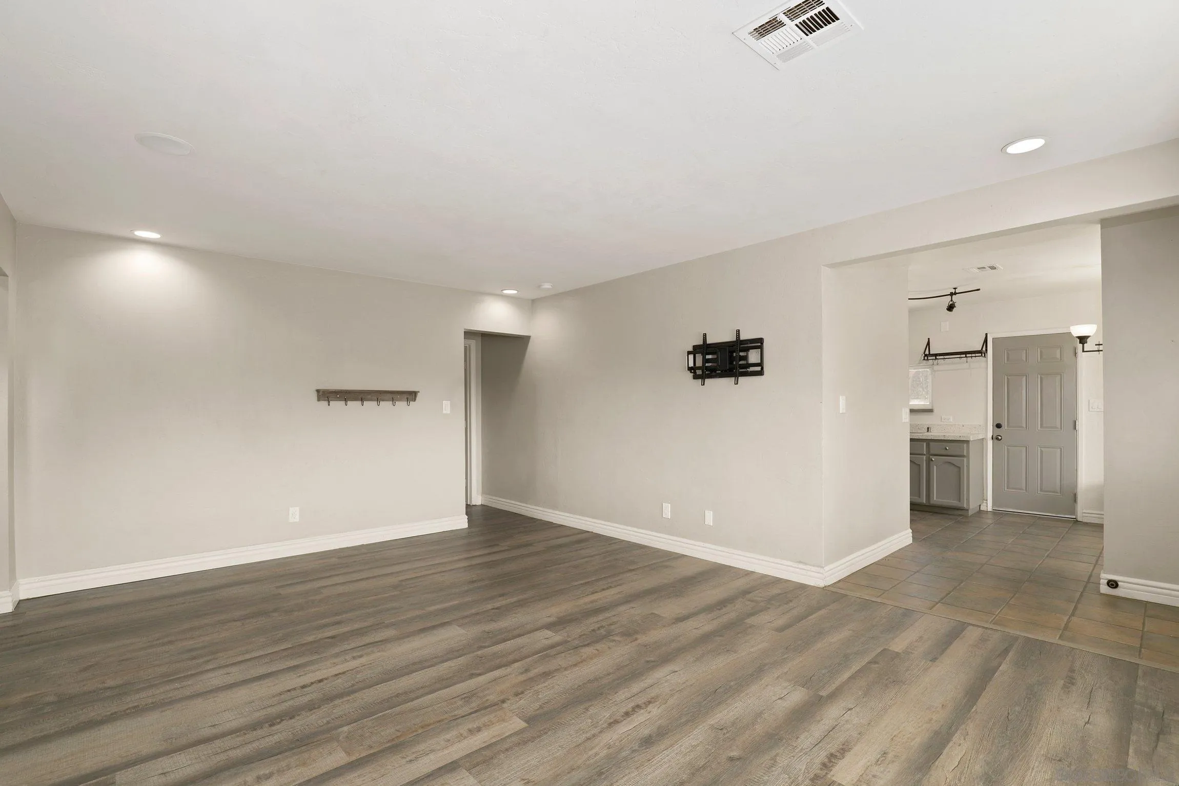 8973 Rocket Ridge Road Lakeside, CA 92040 - Photo 4 of 32 Gallery Image 4