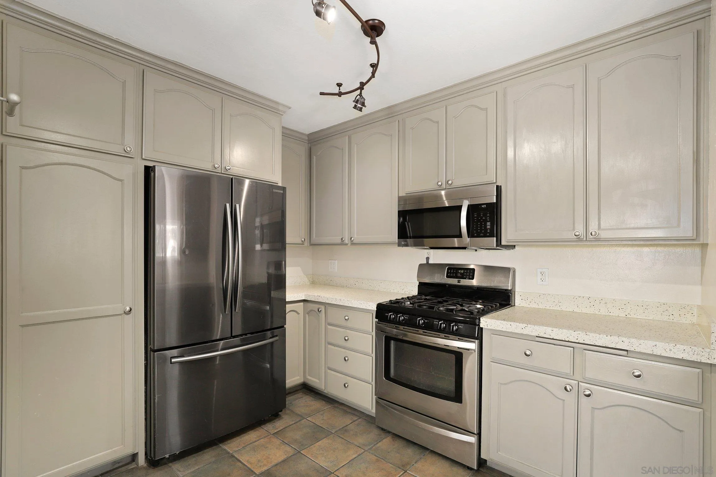 8973 Rocket Ridge Road Lakeside, CA 92040 - Photo 6 of 32 Gallery Image 6