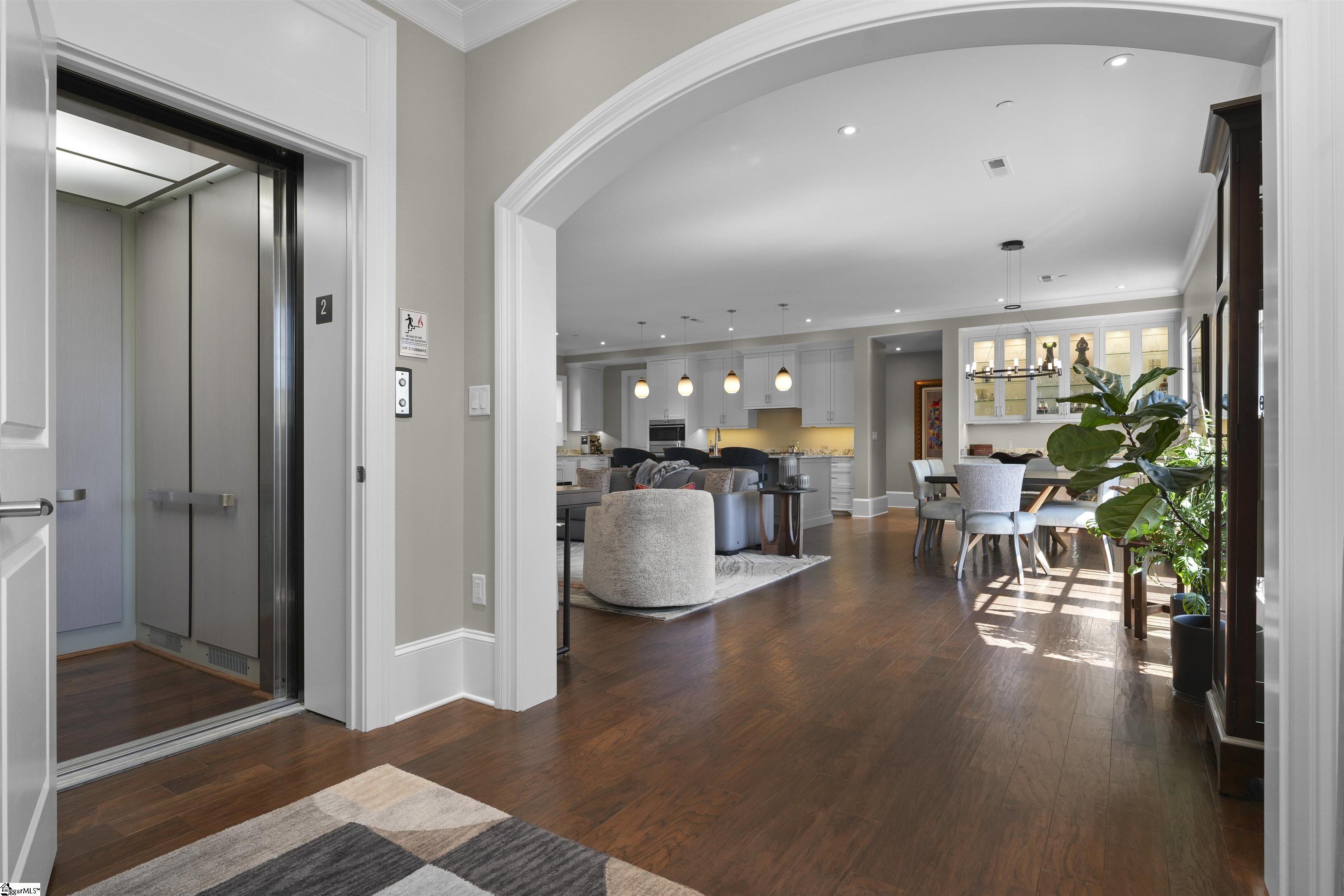 125 Rhett Street, Unit 200 300 Greenville, SC 29601 - Photo 7 of 50 Gallery Image 7