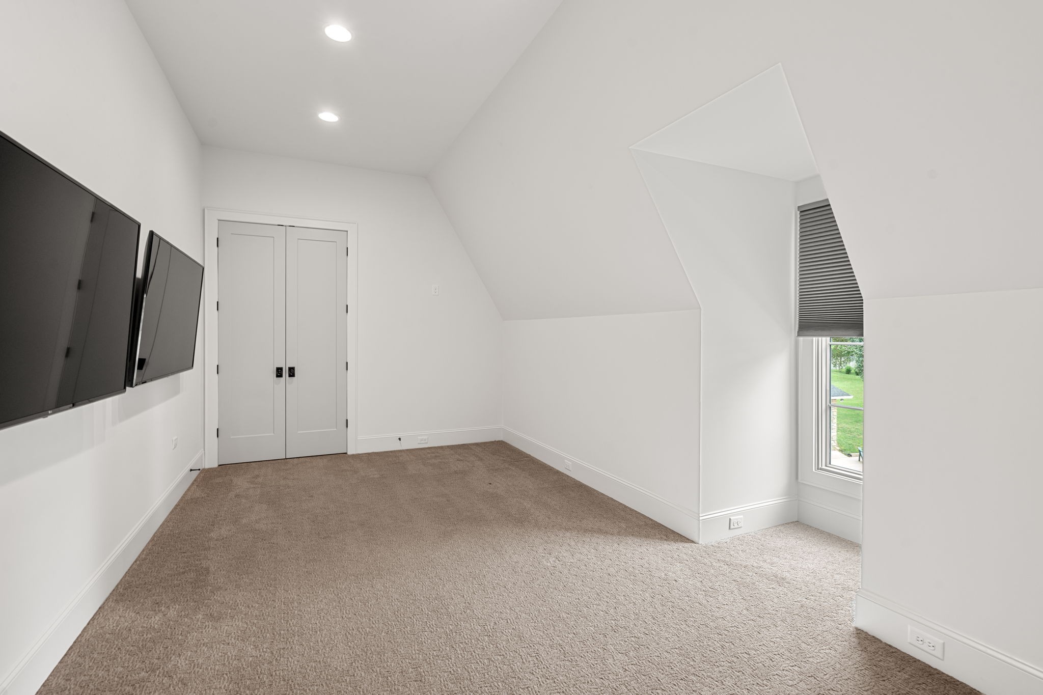 4031 Sneed Road Nashville, TN 37215 - Photo 42 of 61 a view of an empty room