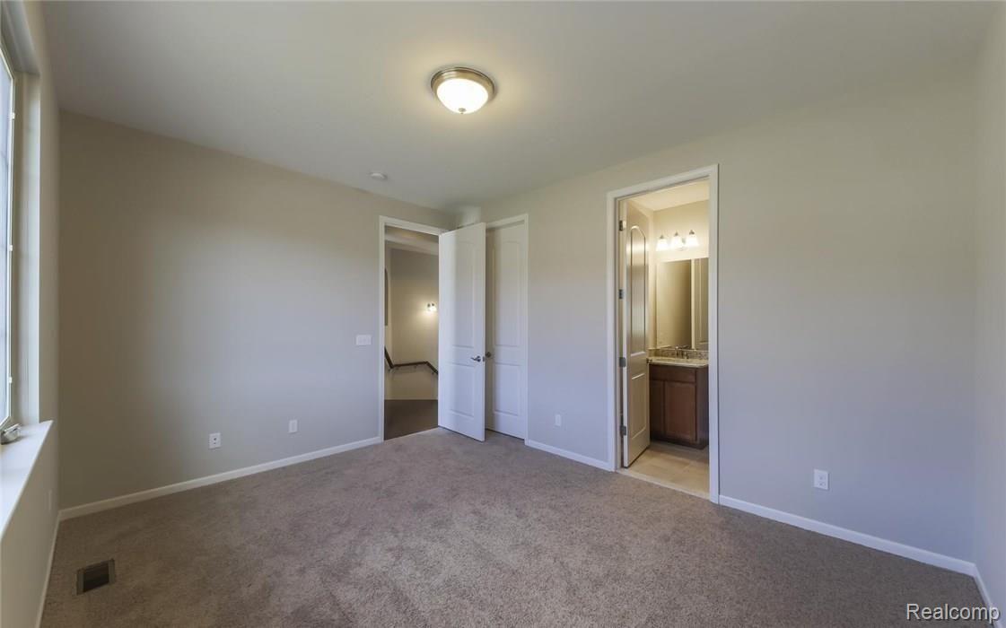 5482 Woodfall Road Clarkston, MI 48348 - Photo 6 of 20 6.jpg