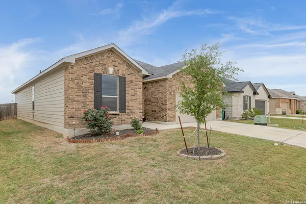 $268,000 | 417 Cordova Crossing, Seguin, TX 78155