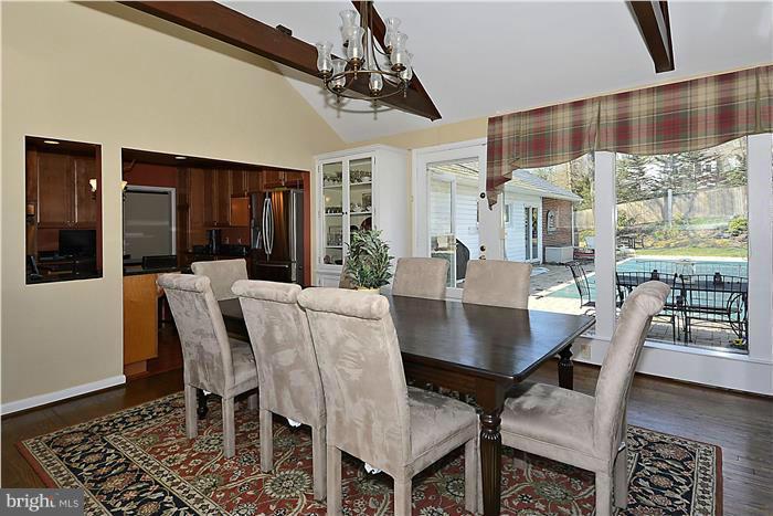434 Range Road Towson, MD 21204 - Photo 14 of 28 Dining Room