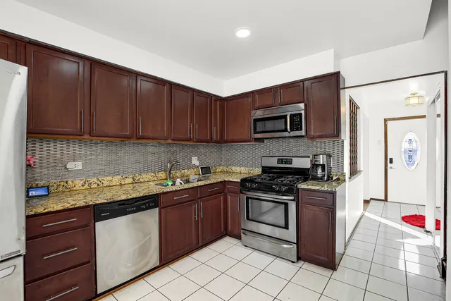 $399,900 | 8424 Currant Avenue, Tinley Park, IL 60487