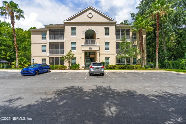 $163,400 | 8601 Beach Boulevard, Unit 209, Jacksonville, FL 32216