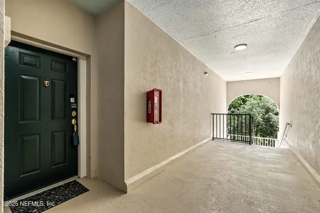 $163,400 | 8601 Beach Boulevard, Unit 209, Jacksonville, FL 32216