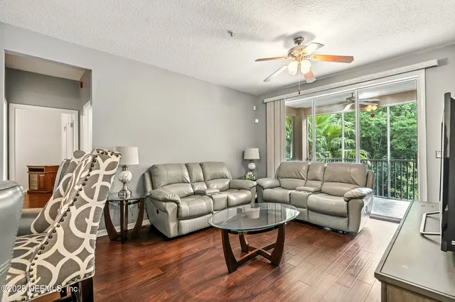 $163,400 | 8601 Beach Boulevard, Unit 209, Jacksonville, FL 32216