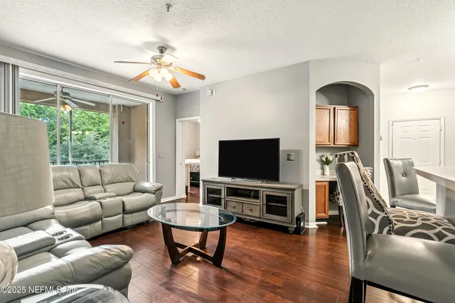 $163,400 | 8601 Beach Boulevard, Unit 209, Jacksonville, FL 32216