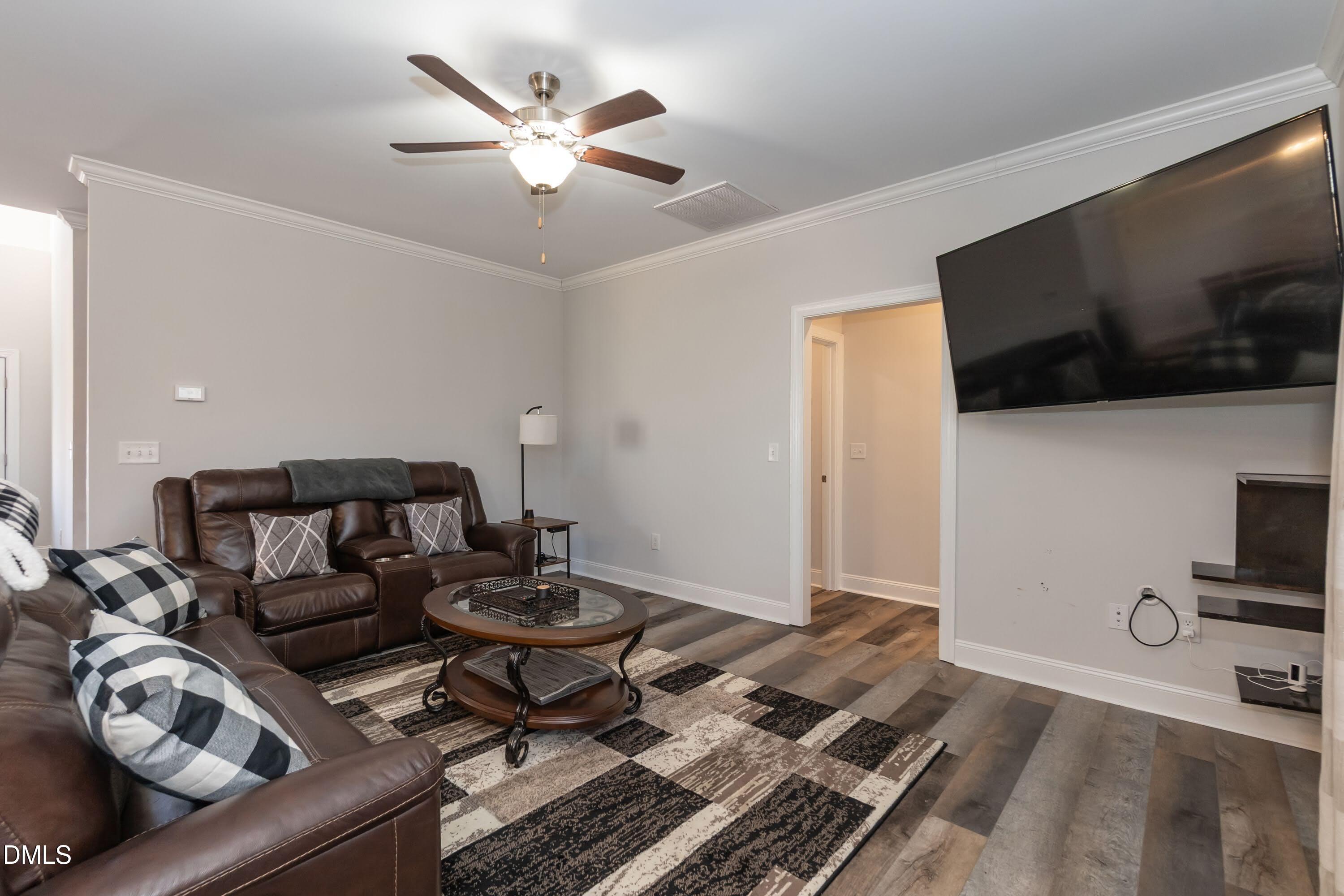 369 Manning Street Sanford, NC 27332 - Photo 15 of 40 Living 01 (17)