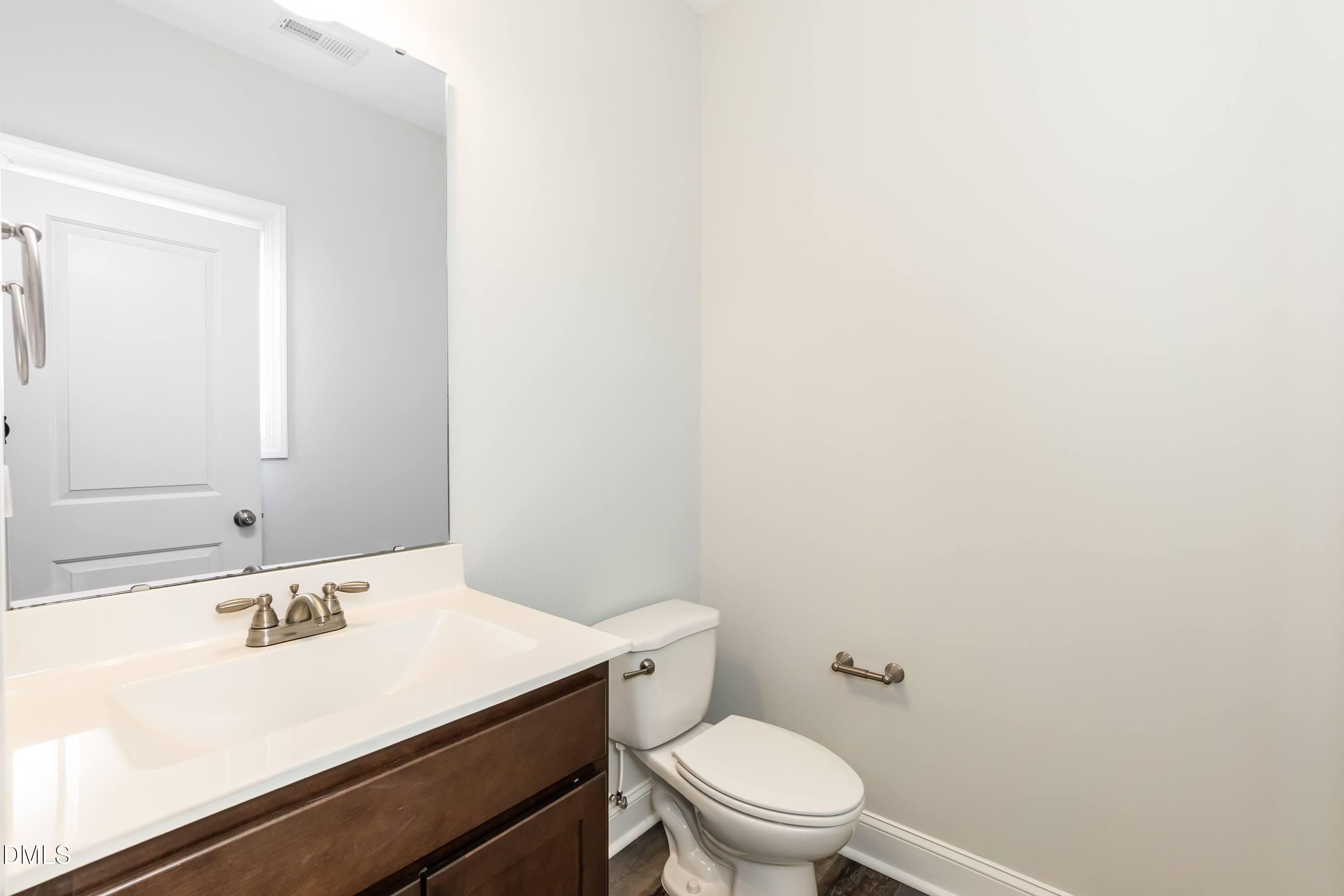 369 Manning Street Sanford, NC 27332 - Photo 8 of 40 Bathroom 01 (15)