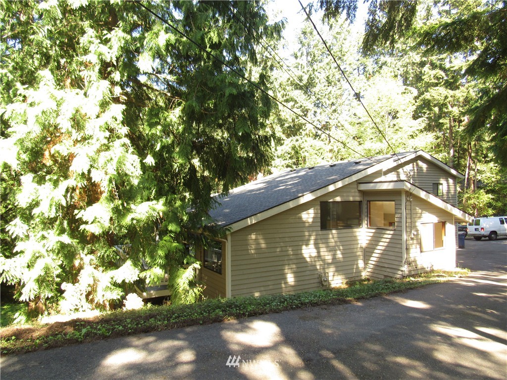 7027 174th Street Southwest Edmonds, WA 98026 - Photo 1 of 19 Gallery Image 1