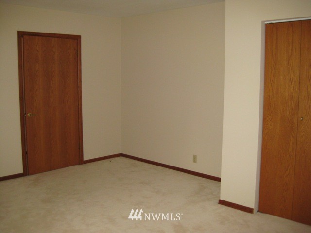 7027 174th Street Southwest Edmonds, WA 98026 - Photo 13 of 19 Gallery Image 13