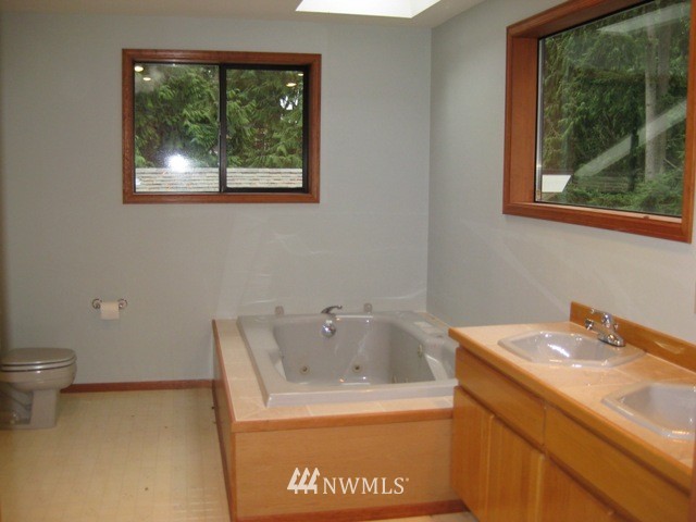 7027 174th Street Southwest Edmonds, WA 98026 - Photo 18 of 19 Gallery Image 18