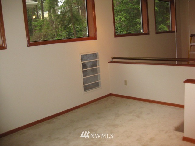 7027 174th Street Southwest Edmonds, WA 98026 - Photo 9 of 19 Gallery Image 9