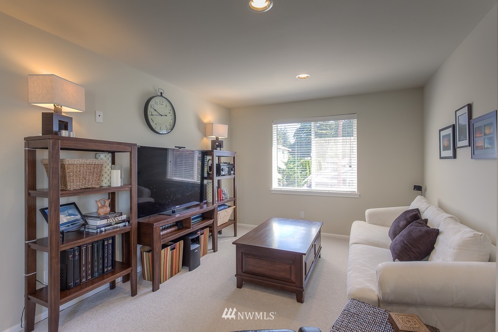 2016 Lincoln Place Northeast Renton, WA 98056 - Photo 11 of 20