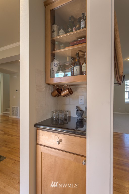 2016 Lincoln Place Northeast Renton, WA 98056 - Photo 6 of 20